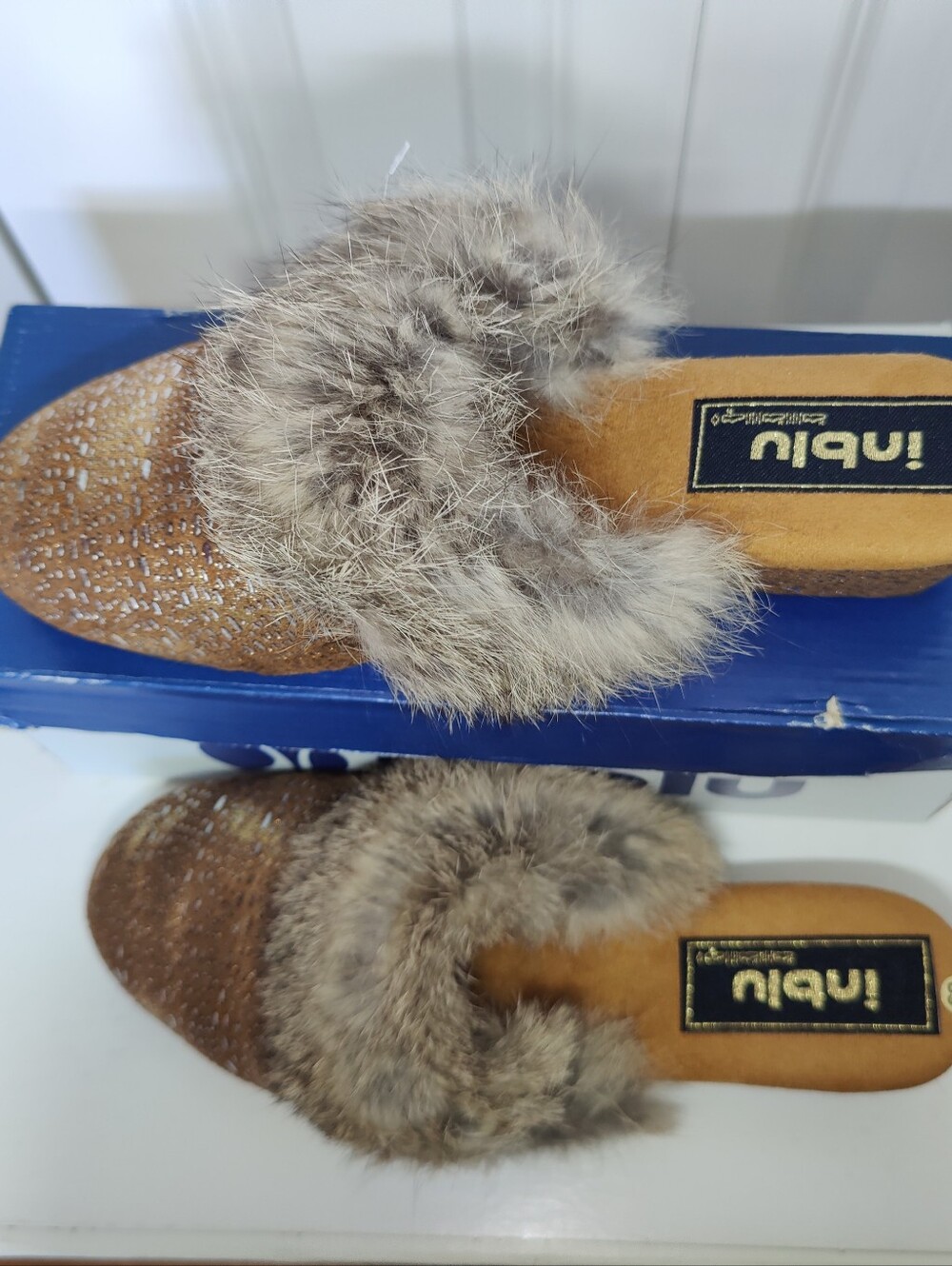 NEW Inblu Women’s Faux Fur Trim Slip-On Slippers Gold Metallic Size EU 39/US 8